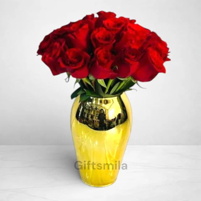 Beautiful Red Roses Vase 