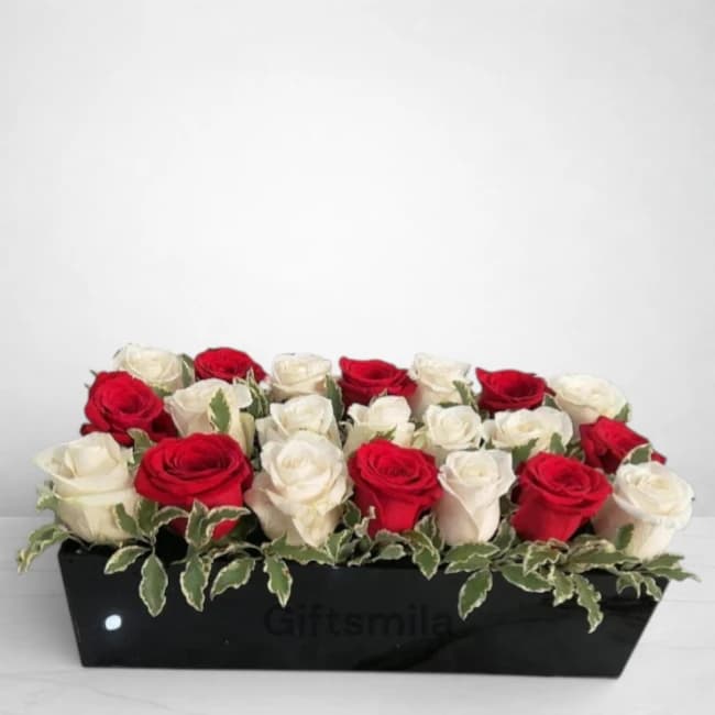 Red & White Roses Box