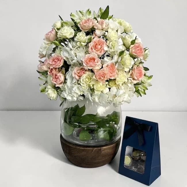 Premium Flower Vase Chocolates